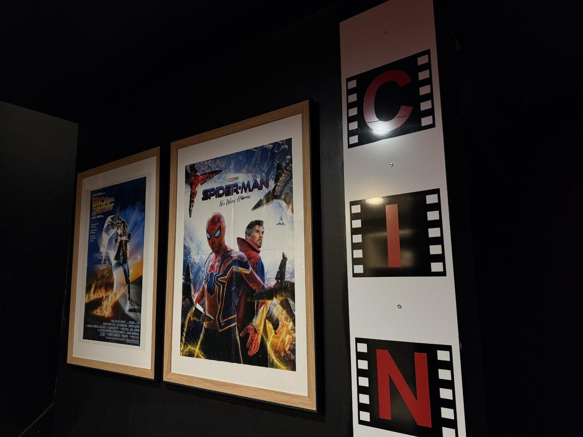Urban Flat 80 - Cinema Sebastopol Apartment